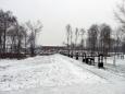 Widok z odtworzonego rawelinu – dwuramiennika na relikty Bastionu III wraz z prochownią. Stan ze stycznia 2013 r. Fot. K. Wielgus.   